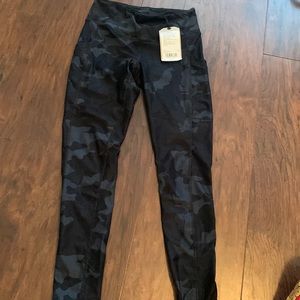 Leggings with side pockets